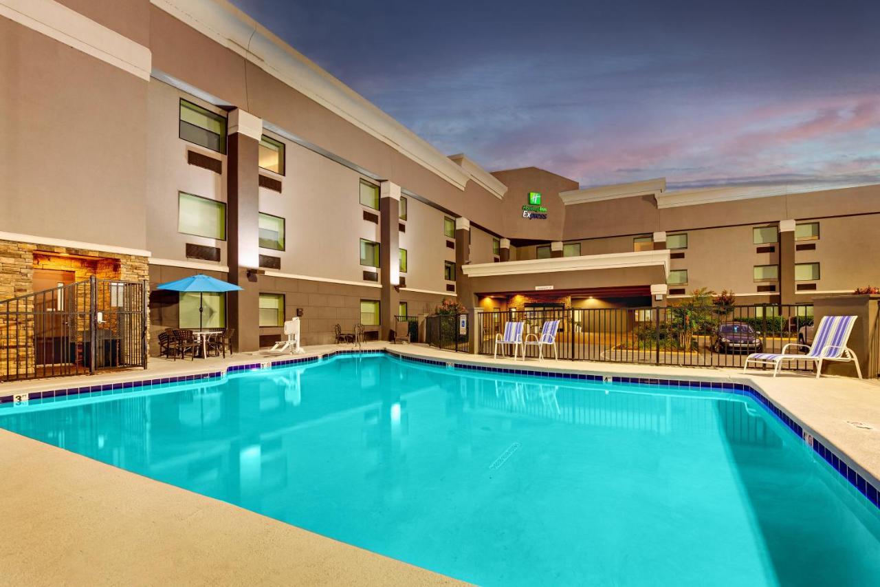 Holiday Inn Express Nashville W-I40 By Ihg Exterior foto